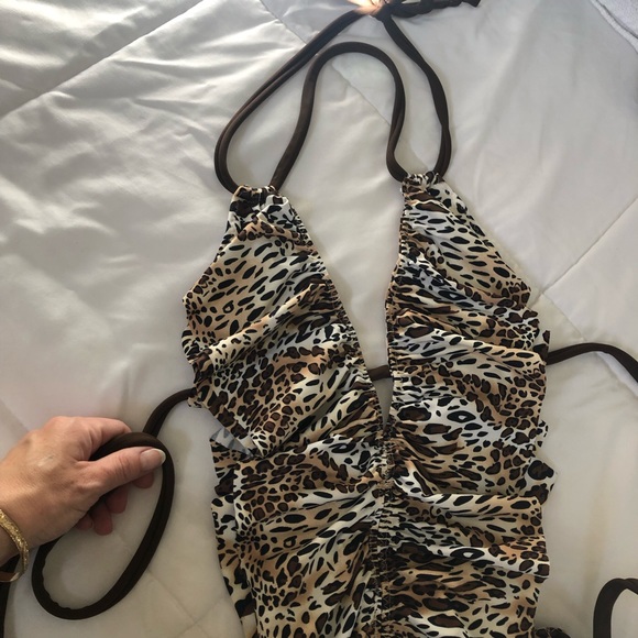 One piece swimsuit - Picture 6 of 8